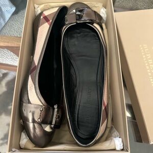 Burberry flats